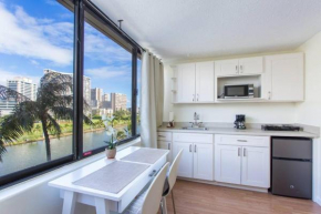 Hawaiian Monarch Upgraded Modern Studio